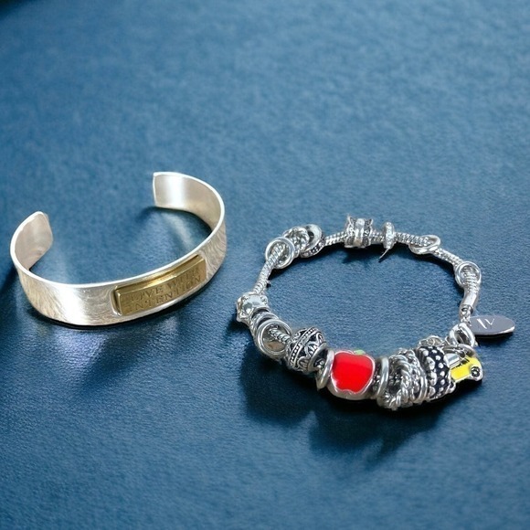 NYC Charm Bracelet and Set Lot Duo Boho Collection New York‎ - Picture 1 of 11